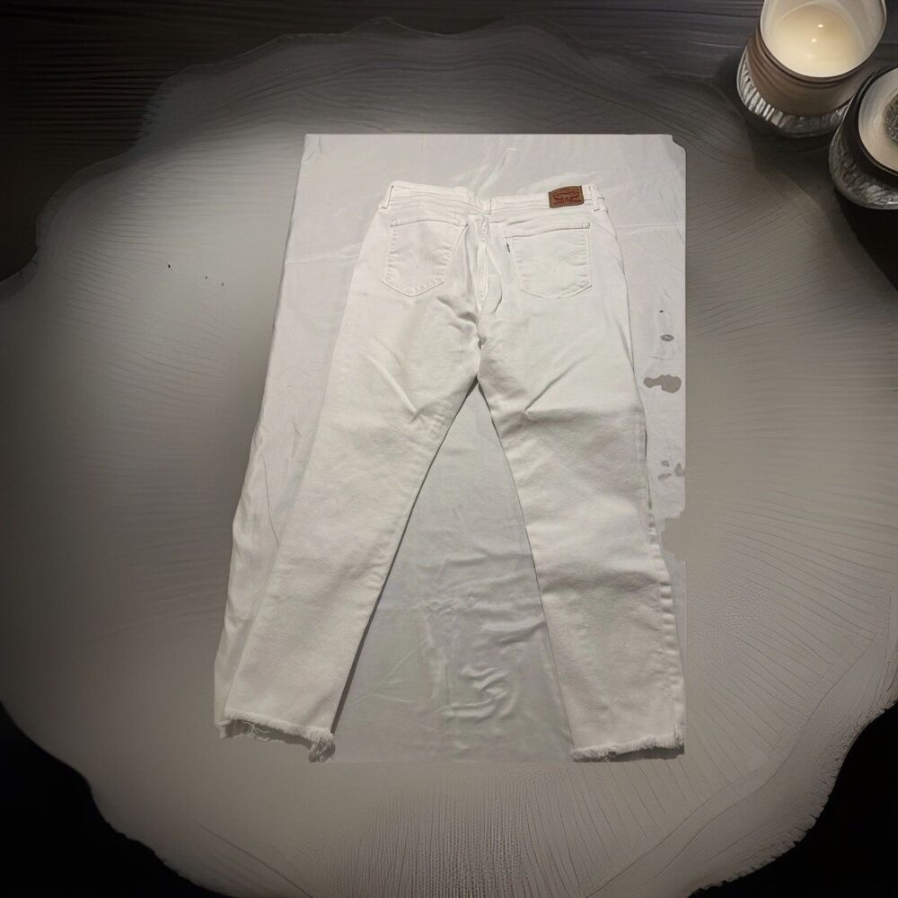 Levi 721 high rise skinny Ankle Size 33 White Jeans